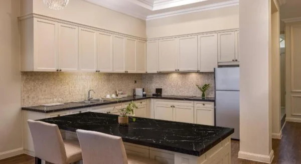 Ảnh chi tiết phòng melia-vinpearl-cam-ranh-beach-resort-biet-thu-1-phong-ngu-ho-boi-rieng-vivatrip-03.webp