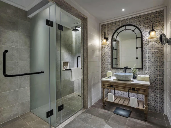 Ảnh chi tiết phòng mercure-dalat-resort-deluxe-giuong-king-vivatrip-03.webp