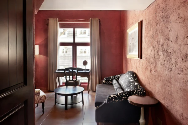 Ảnh chi tiết phòng Duplex Suite with 1 King bed 7