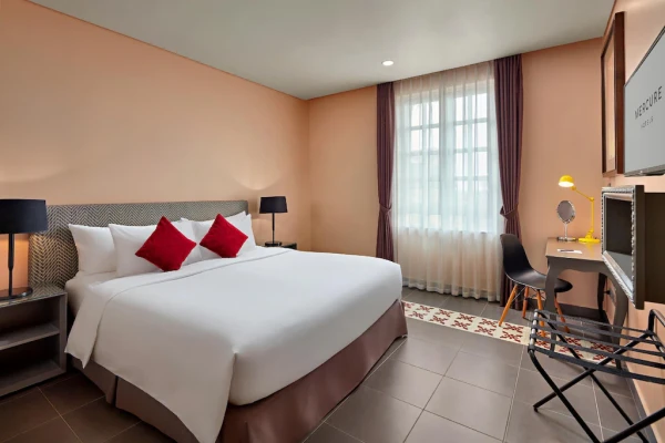 Ảnh chi tiết phòng mercure-danang-french-village-bana-hills-superior-giuong-king-vivatrip-03.webp