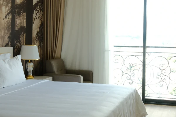Ảnh chi tiết phòng Phòng Deluxe Giường Đôi Hướng Phố (Deluxe City View Double Room) 7