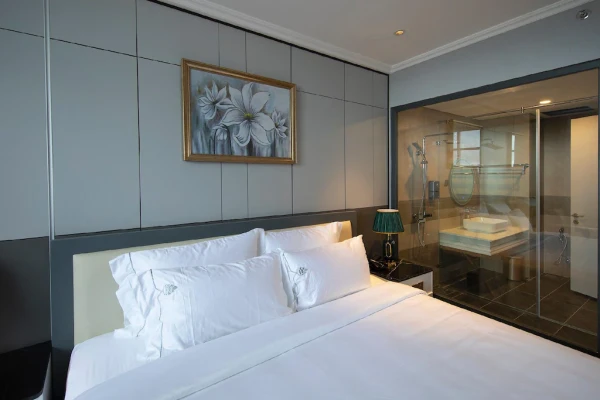 Ảnh chi tiết phòng Phòng Deluxe Giường Đôi Hướng Phố (Deluxe City View Double Room) 11