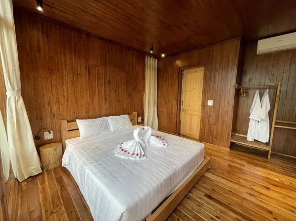 Ảnh chi tiết phòng mo-village-nha-tao-phong-goc-deluxe-premium-vivatrip.webp