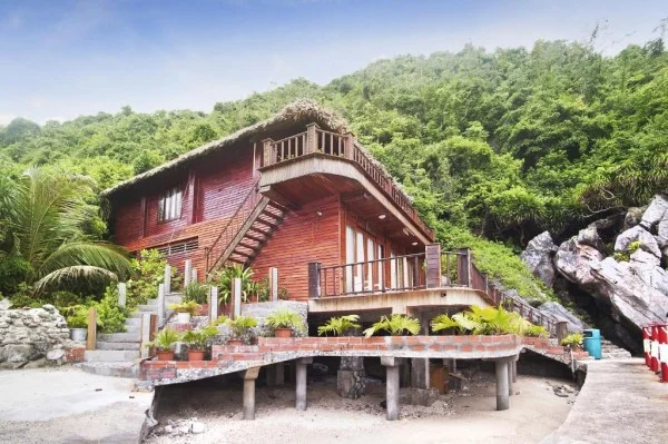 Ảnh chi tiết phòng monkey-island-resort-phong-giuong-doi-nhin-ra-bien-vivatrip-03.webp