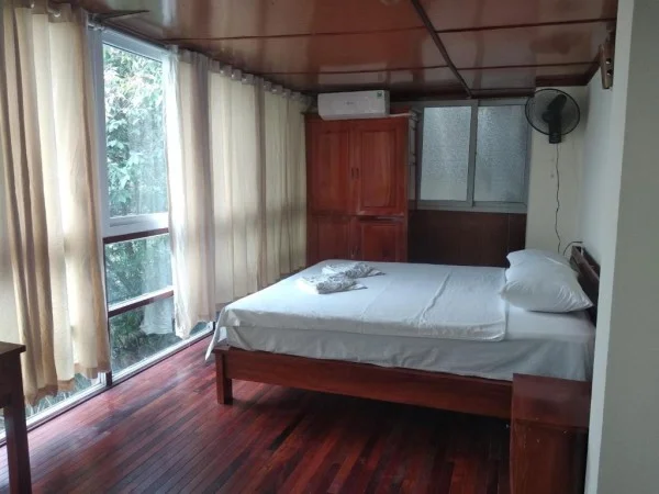 Ảnh chi tiết phòng monkey-island-resort-phong-giuong-doi-nhin-ra-nui-vivatrip-02.webp