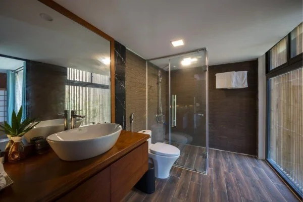 Ảnh chi tiết phòng onsen-villas-resort-hoa-binh-villa-2pn-be-boi-lat-da-vivatrip-06.webp