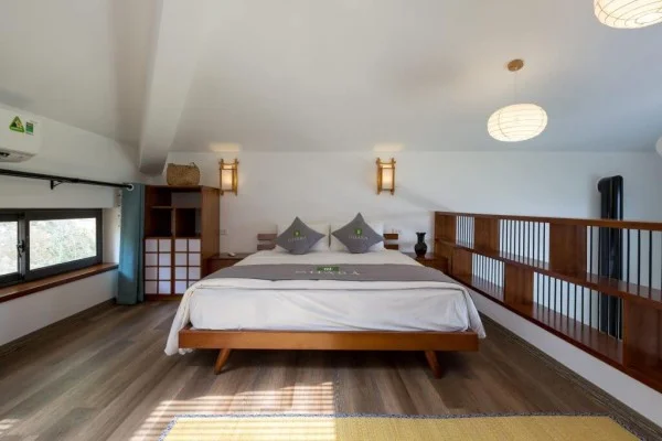 Ảnh chi tiết phòng onsen-villas-resort-hoa-binh-villa-2pn-be-boi-lat-gach-vivatrip-05.webp