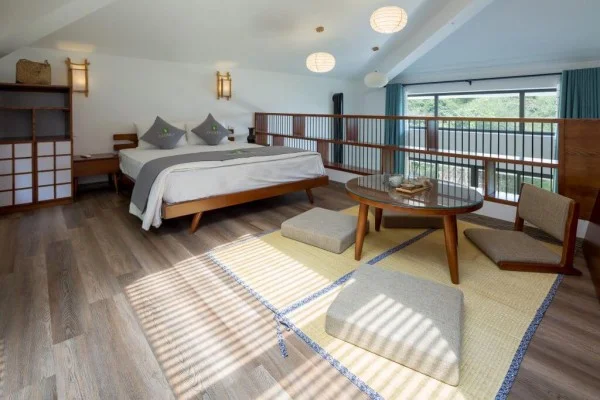 Ảnh chi tiết phòng onsen-villas-resort-hoa-binh-villa-2pn-be-boi-lat-gach-vivatrip-06.webp