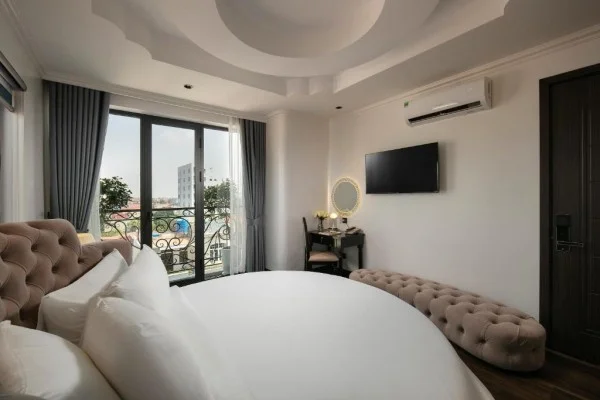 Ảnh chi tiết phòng phat-diem-plaza-hotel-suite-round-balcony-vivatrip-03.webp