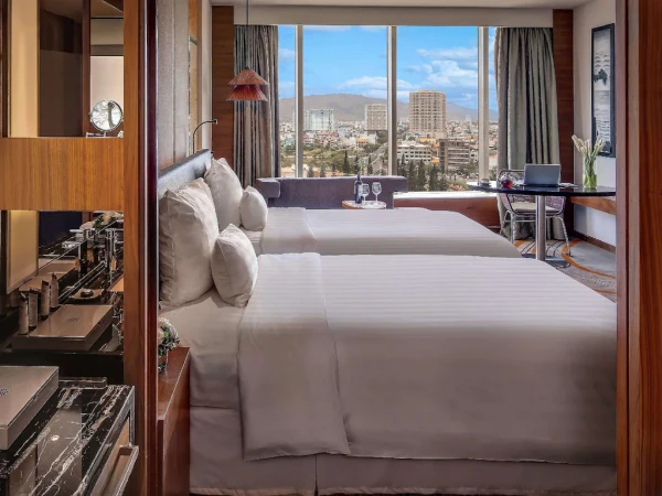 Ảnh chi tiết phòng pullman-vung-tau-superior-2-giuong-don-huong-pho-vivatrip-05.webp