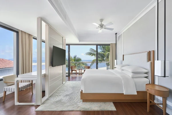 Ảnh chi tiết phòng renaissance-danang-hoi-an-resort-spa-4-bedroom-villa-vivatrip-04.webp