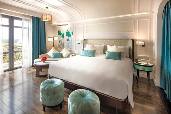 Ảnh chi tiết phòng Phòng Royal Deluxe Có Giường Cỡ King 10