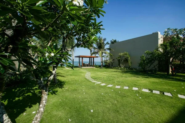 Ảnh chi tiết phòng Bungalow Premier Giường Đôi/ 2 Giường Đơn Có Ban Công Hướng Vườn 7