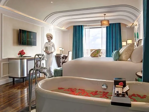 Ảnh chi tiết phòng Phòng Royal Deluxe Có Giường Cỡ King 9