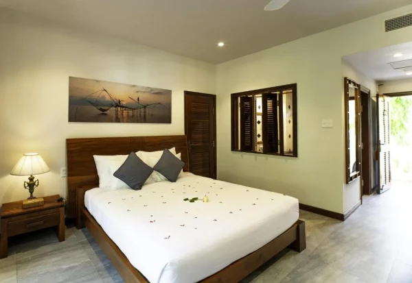 Ảnh chi tiết phòng Phòng Deluxe Giường Đôi/2 Giường Đơn Với Ban Công Và Tầm Nhìn Ra Vườn 7