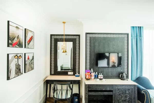 Ảnh chi tiết phòng Phòng Deluxe 2 Giường Đơn có Ban công và Nhìn ra Thành phố 9