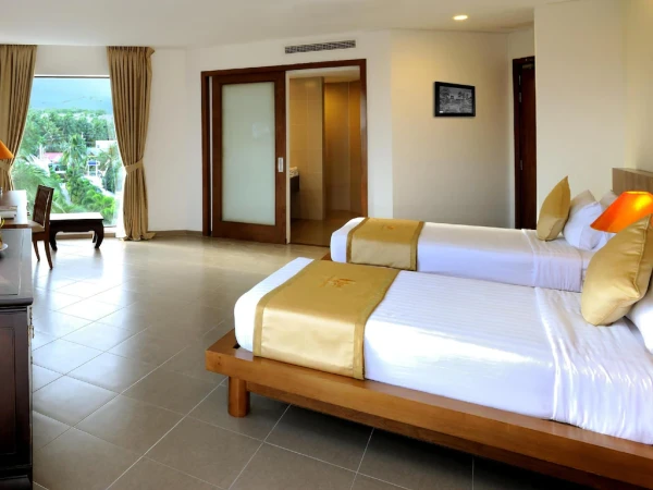 Ảnh chi tiết phòng Deluxe hướng sân vườn 9