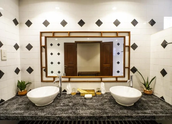 Ảnh chi tiết phòng Suite Có Sân Hiên - Nhìn Ra Vườn 7