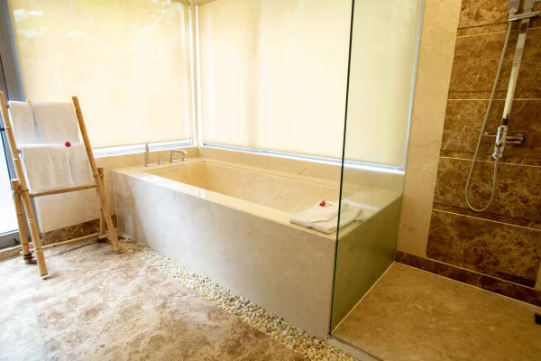 Ảnh chi tiết phòng Three Bedroom Beach Front Bungalow 12