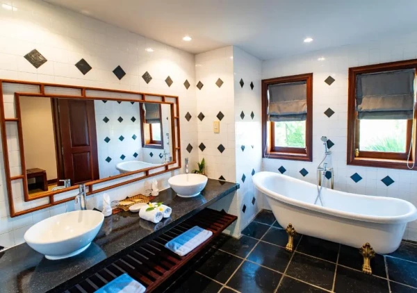 Ảnh chi tiết phòng Suite Có Sân Hiên - Nhìn Ra Biển 8