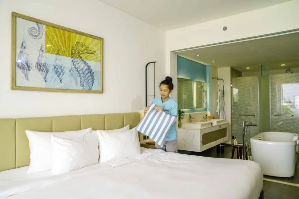 Ảnh chi tiết phòng Premium King Bed 13