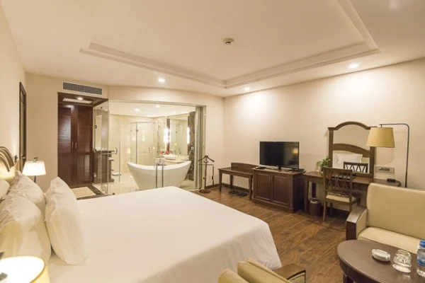 Ảnh chi tiết phòng saigon-hotel-halong-excutive-suite-vivatrip-02.webp
