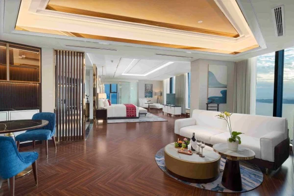 Ảnh chi tiết phòng sea-stars-hotel-ha-long-executive-suite-bay-view-vivatrip-02-1.webp
