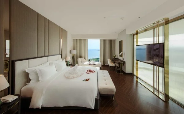 Ảnh chi tiết phòng Premier Deluxe Bay View 9