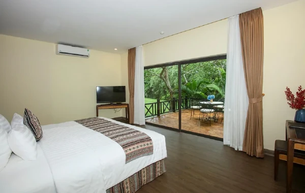 Ảnh chi tiết phòng serena-resort-kim-boi-phong-suite-zen-vivatrip-02.webp
