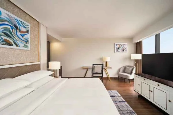 Ảnh chi tiết phòng sheraton-hai-phong-deluxe-1-king-bed-vivatrip-04.webp