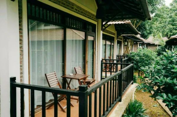 Ảnh chi tiết phòng sol-bungalows-resort-phong-hai-giuong-don-mot-giuong-doi-loai-sang-vivatrip-03.webp