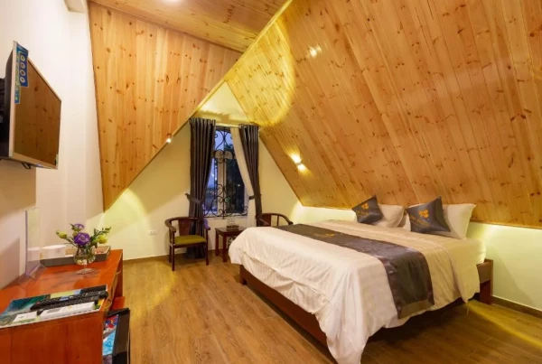 Ảnh chi tiết phòng sona-resort-ninh-binh-phong-giuong-doi-2-giuong-don-nhin-ra-vuon-vivatrip-02.webp