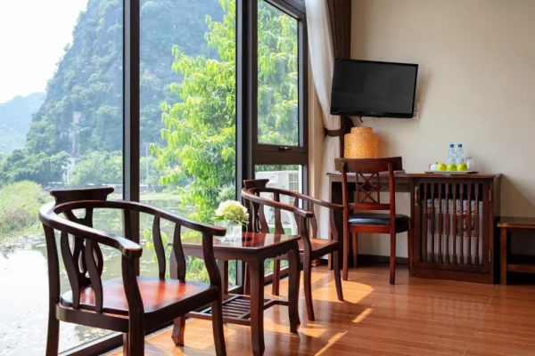 Ảnh chi tiết phòng tam-coc-la-montagne-resort-spa-ninh-binh-studio-nhin-ra-ho-vivatrip-04.webp