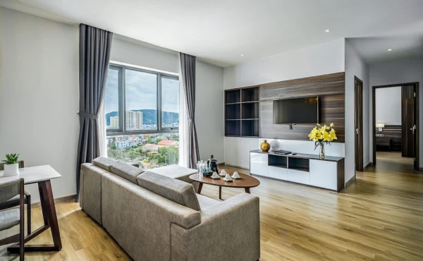 Ảnh chi tiết phòng the-cap-hotel-phong-premier-2-phong-ngu-vivatrip-03-1.webp