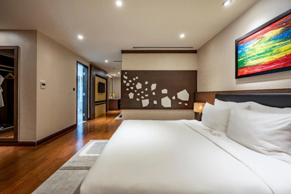 Ảnh chi tiết phòng the-malibu-hotel-family-suite-vivatrip-03.webp