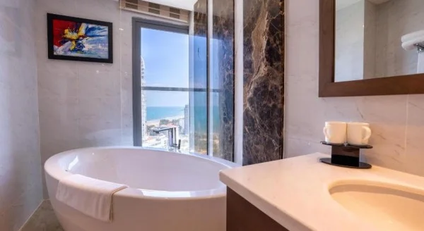 Ảnh chi tiết phòng the-malibu-hotel-family-suite-vivatrip-04.webp