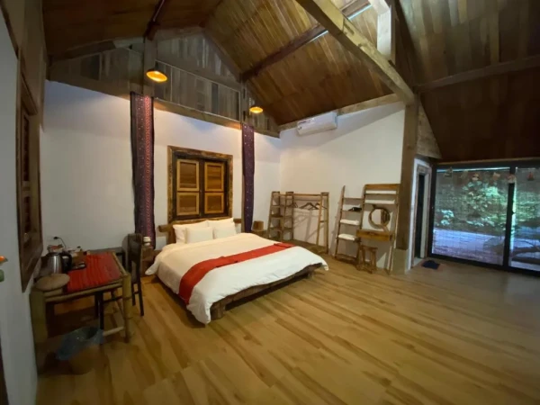 Ảnh chi tiết phòng the-nordic-village-moc-chau-phong-co-giuong-co-king-vivatrip-06-1.webp