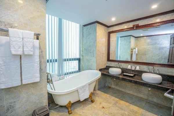 Ảnh chi tiết phòng the-vissai-hotel-phong-deluxe-vivatrip-05.webp