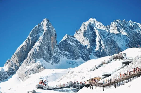 Ảnh TRUNG QUỐC: LỆ GIANG - ĐẠI LÝ - SHANGRILA - NÚI TUYẾT NGỌC LONG - LAM NGUYỆT ĐÀM - HẺM NÚI HỔ KHIÊU HIỆP - TẶNG VÉ CÁP TREO LỚN LÊN ĐỈNH NÚI TUYẾT NGỌC LONG