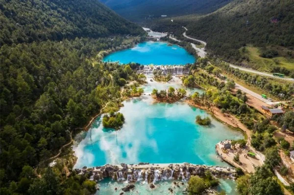 Ảnh Tour Trung Quốc: Lệ Giang - Shangrila - Núi tuyết Ngọc Long - Lam Nguyệt Đàm - Hẻm núi Hổ Khiêu Hiệp - Tặng vé chương trình Ấn Tượng Lệ Giang 5 ngày 4 đêm