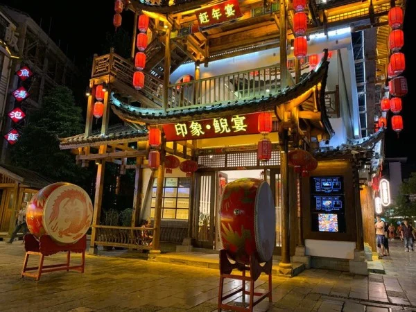 Ảnh Tour Trung Quốc : Ân Thi - Phượng Hoàng Cổ Trấn - Trương Gia Giới - Miêu Trại Tương Tây - Thiên Môn Sơn - Hồ Bảo Phong - Nữ Nhi Thành - Tặng Trải Nghiệm Mặc Hán Phục - 10