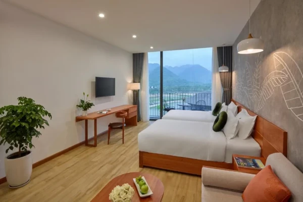 Ảnh chi tiết phòng vedana-resort-ninh-binh-phong-3-nguoi-nhin-ra-nui-vivatrip-02.webp