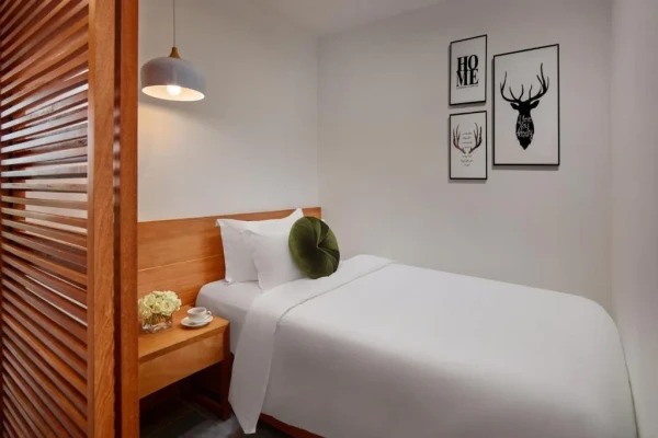 Ảnh chi tiết phòng vedana-resort-ninh-binh-phong-3-nguoi-nhin-ra-nui-vivatrip-03.webp