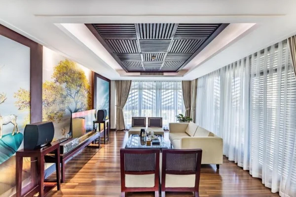 Ảnh chi tiết phòng vietsovpetro-ho-tram-beach-resort-spa-giuong-co-queen-nhin-ra-ho-boi-vivatrip-04.webp