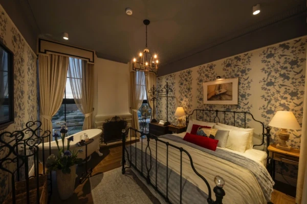 Ảnh Viva ĐL92 -  Hồ Bơi riêng + Bida, Karaoke, Sauna