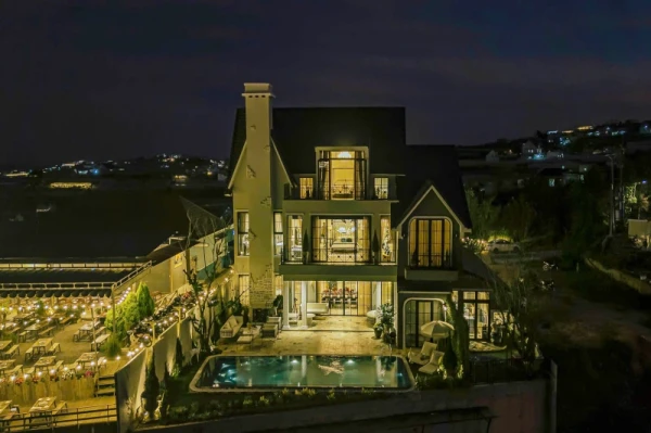 Ảnh Viva ĐL92 -  Hồ Bơi riêng + Bida, Karaoke, Sauna