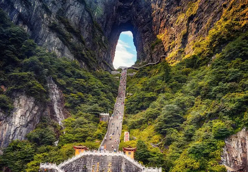 Ảnh Tour Trung Quốc : Ân Thi - Phượng Hoàng Cổ Trấn - Trương Gia Giới - Thiên Môn Sơn - Nữ Nhi Thành - Long Lân Cung